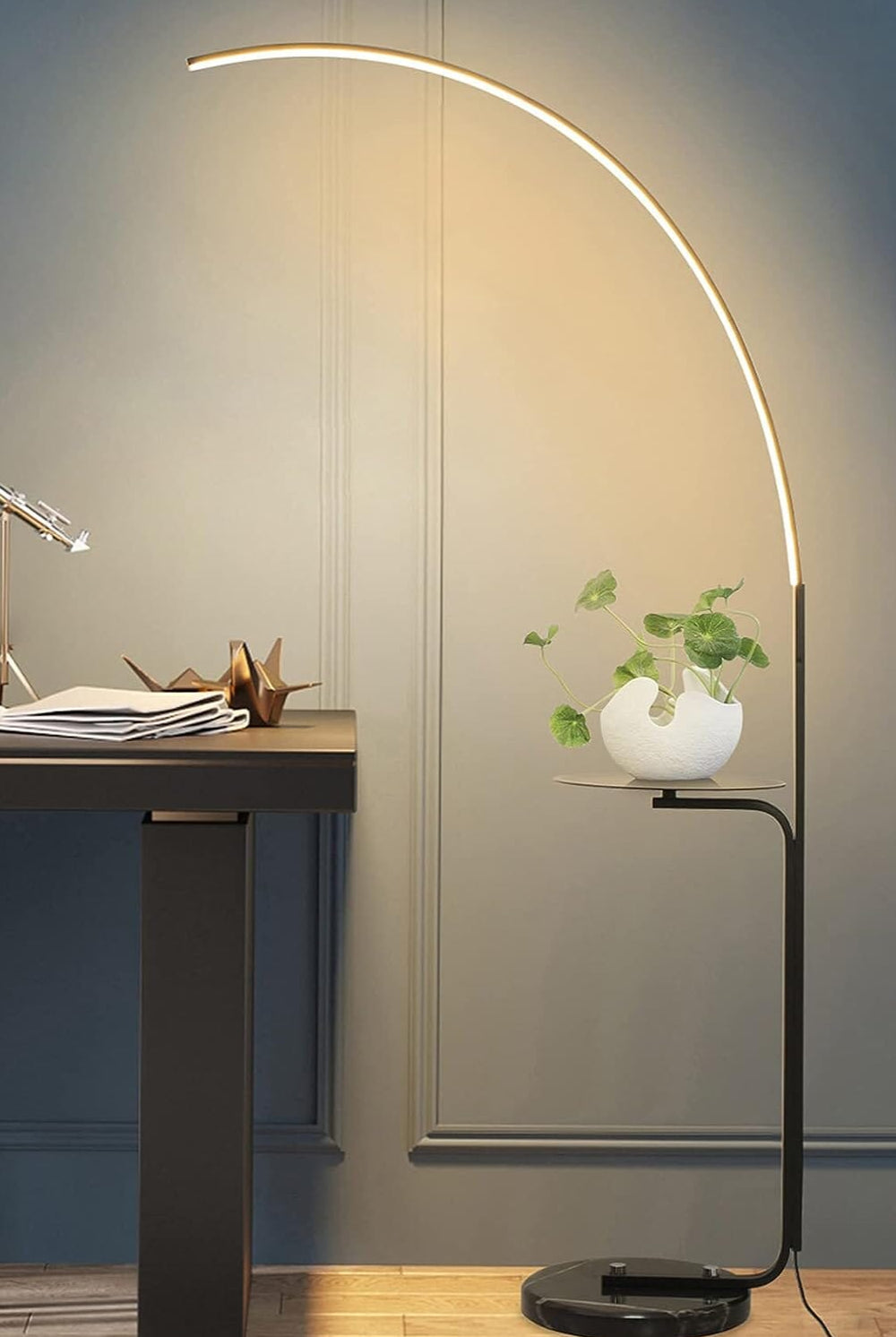 Curvy LED Floor Lamp with Side Table