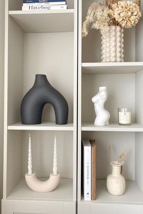 Black Ceramic Legged Vase (24x23 CM)