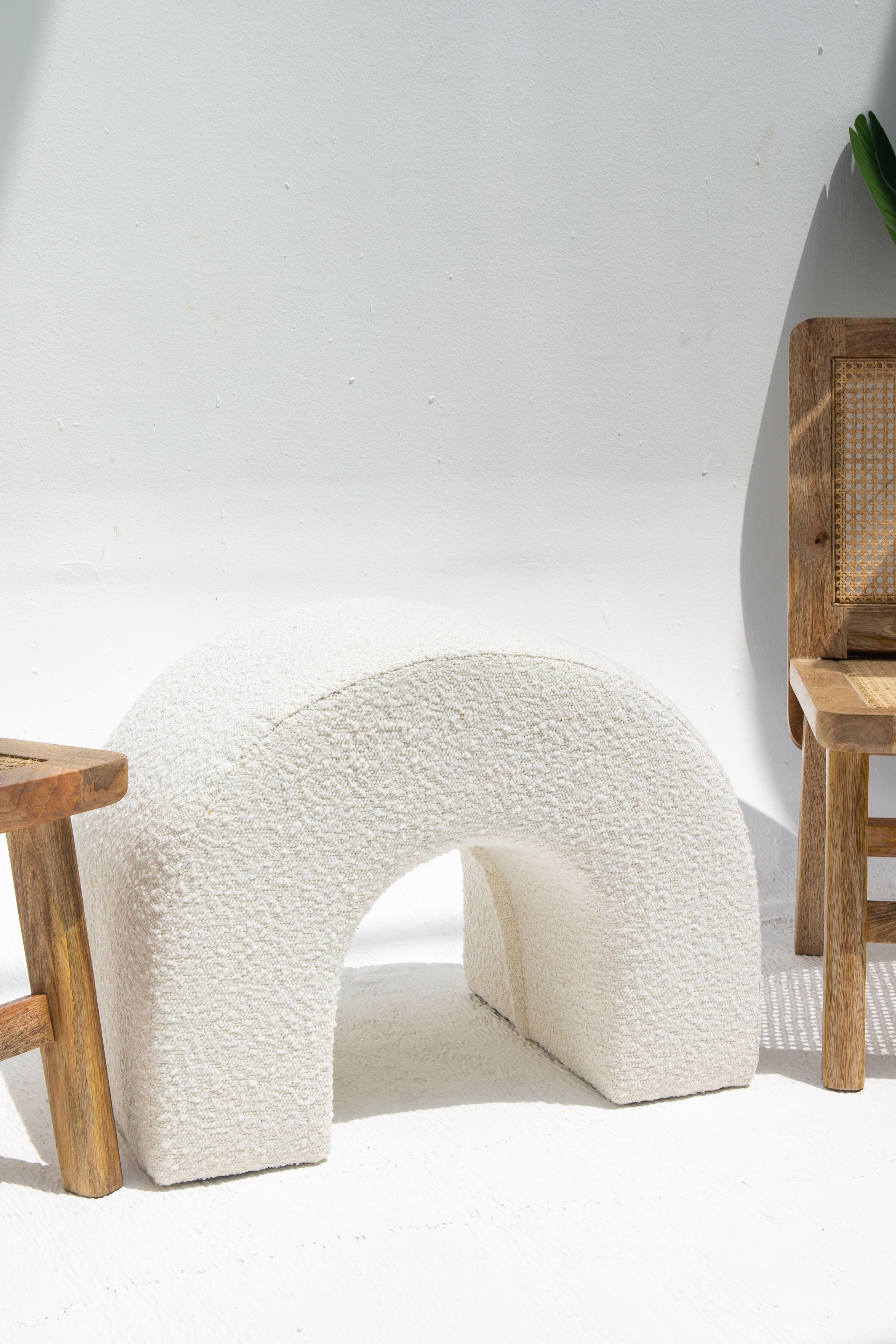 Arch Boucle Pouf r Ottoman (60x45 CM) Homekode
