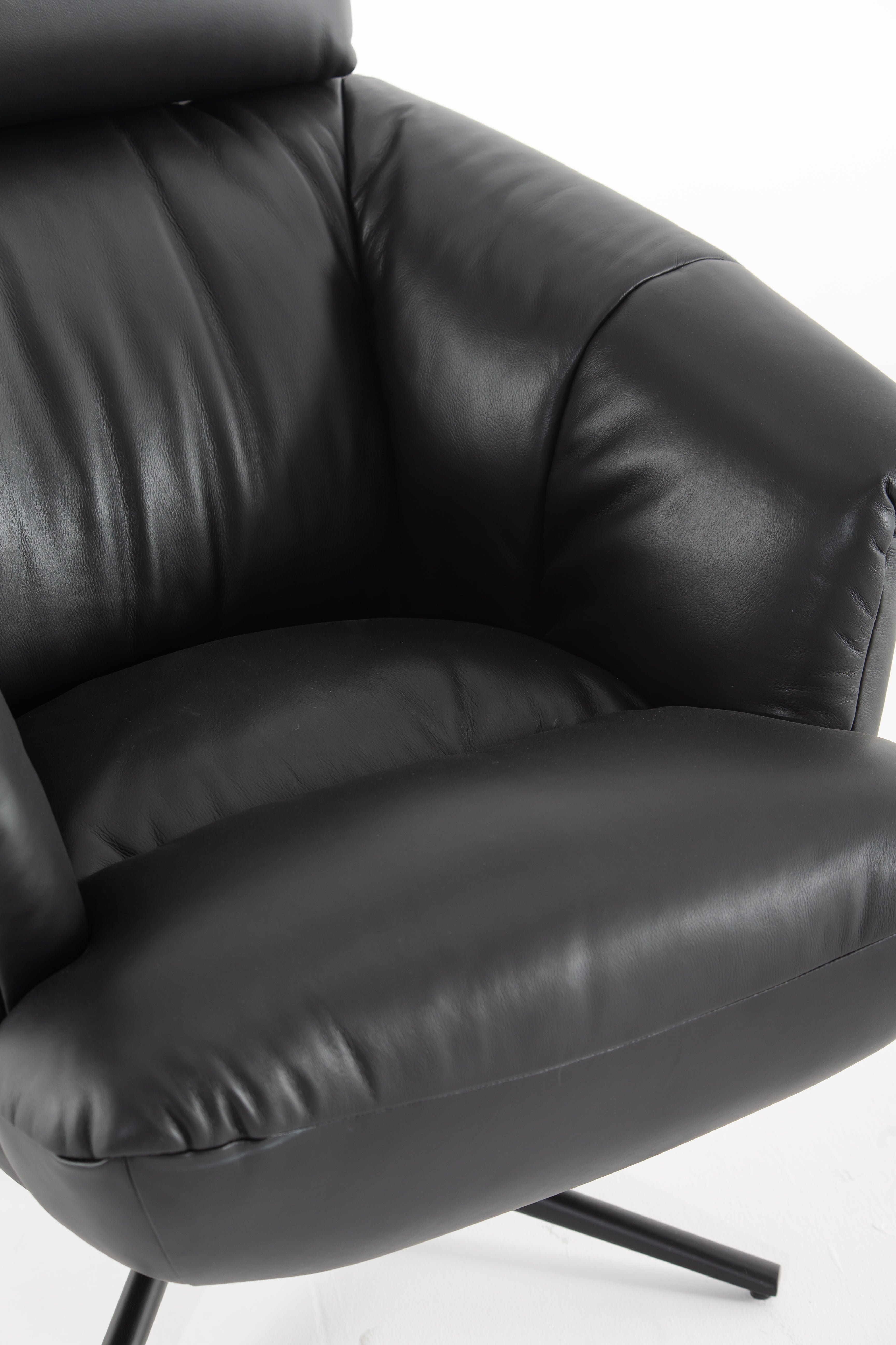 Dominia Leather Sofa Chair