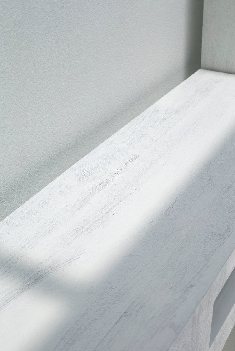 Vilnius White Painted Display Console Homekode