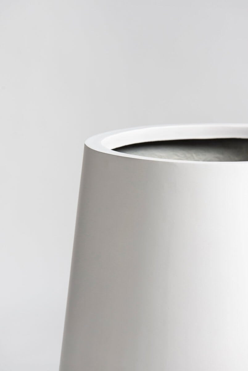 Blanco Sphere Fiber Glass Pot