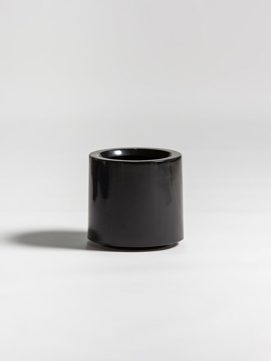 Chroma Fiber Glass Pot (6 Colors)Metallic Black