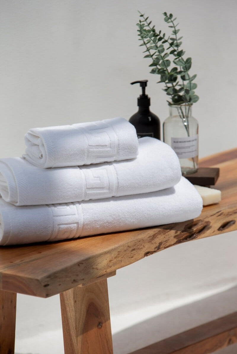 White Luxe Hotel Towels