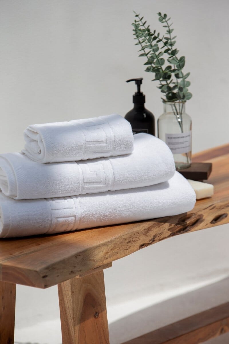 White Luxe Hotel Towels