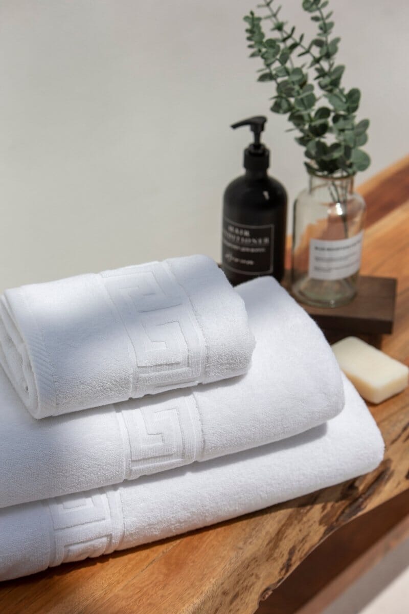 White Luxe Hotel Towels