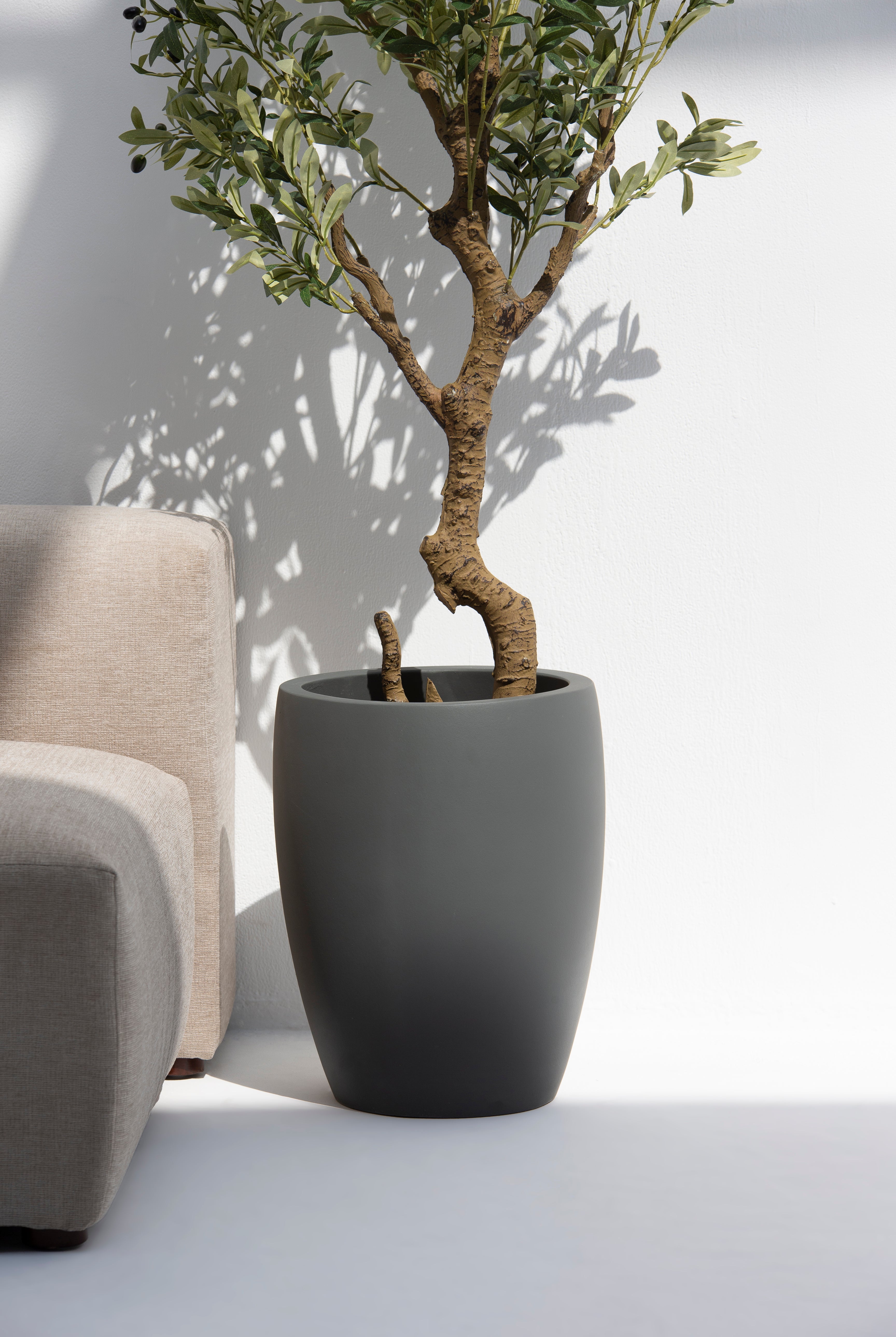 Lilia Concrete Pot