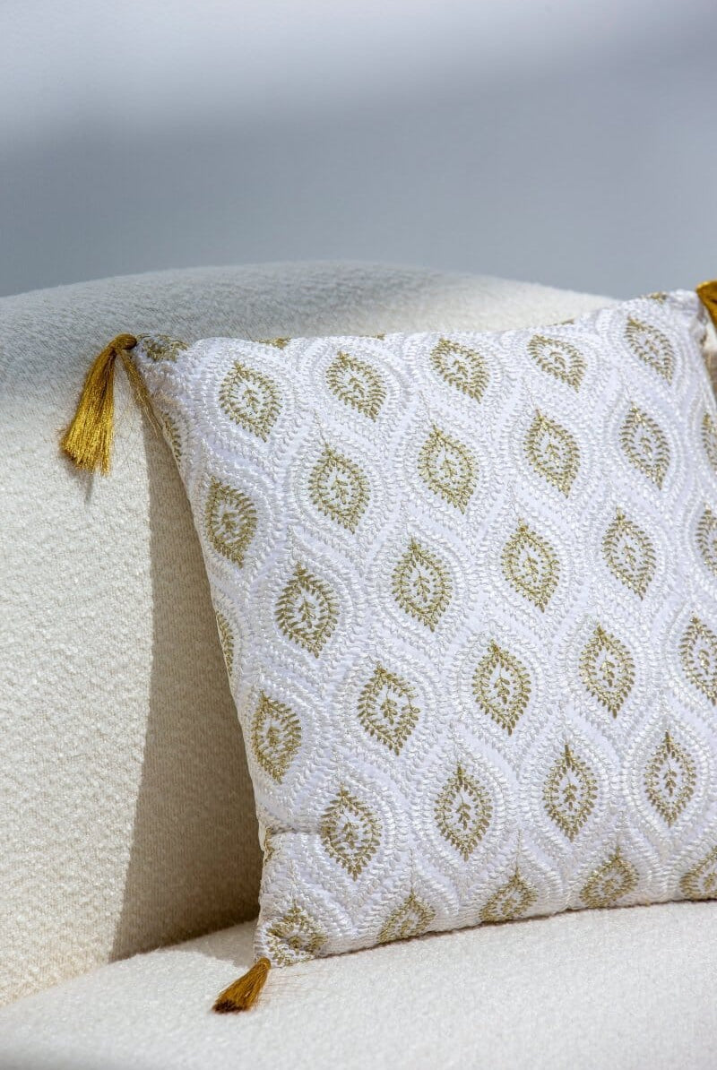 White & Gold Polyester Cushion Cover With Fringes (40x40 CM) Cushion -- Cushion Cover