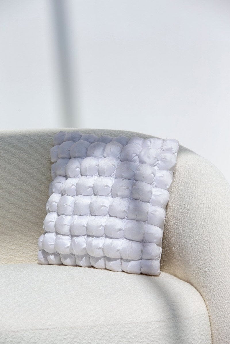 Bubbly White Polyester Cushion Cover (40x40 CM)