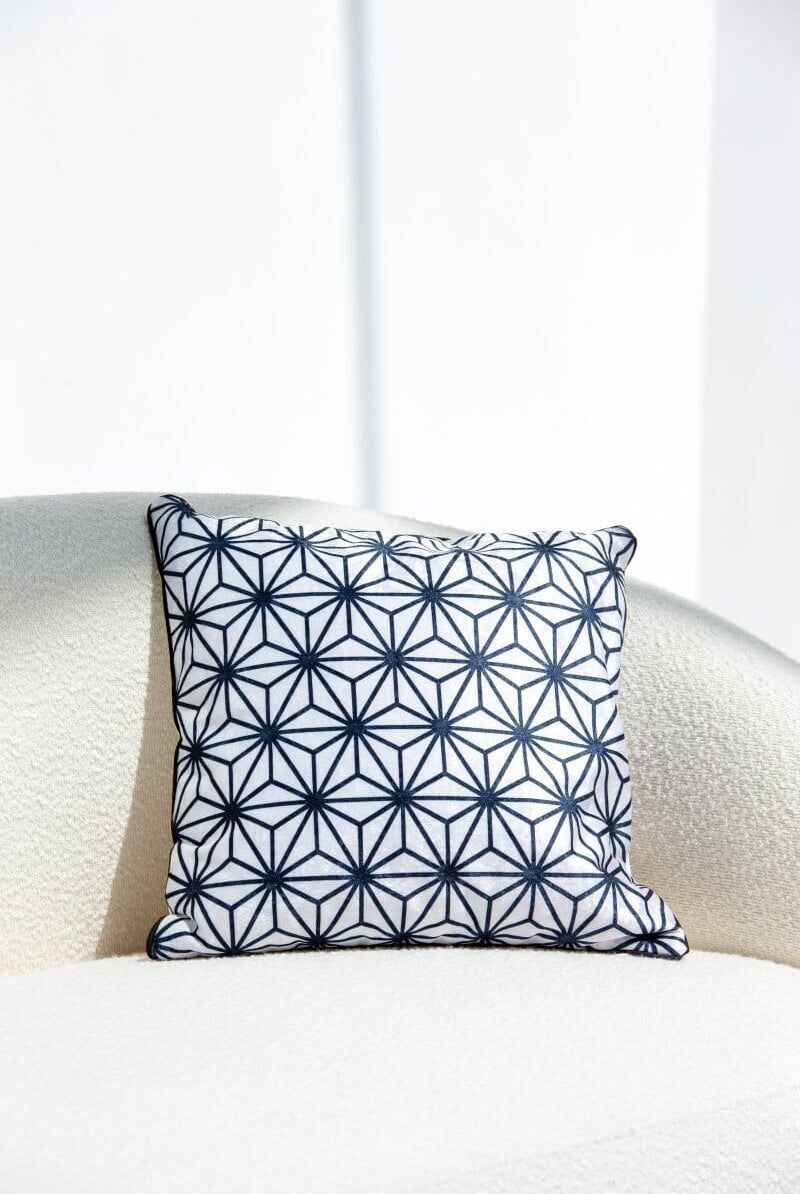 White & Black Polyester Cushion Cover (45x45 CM) Cushion -- Cushion Cover