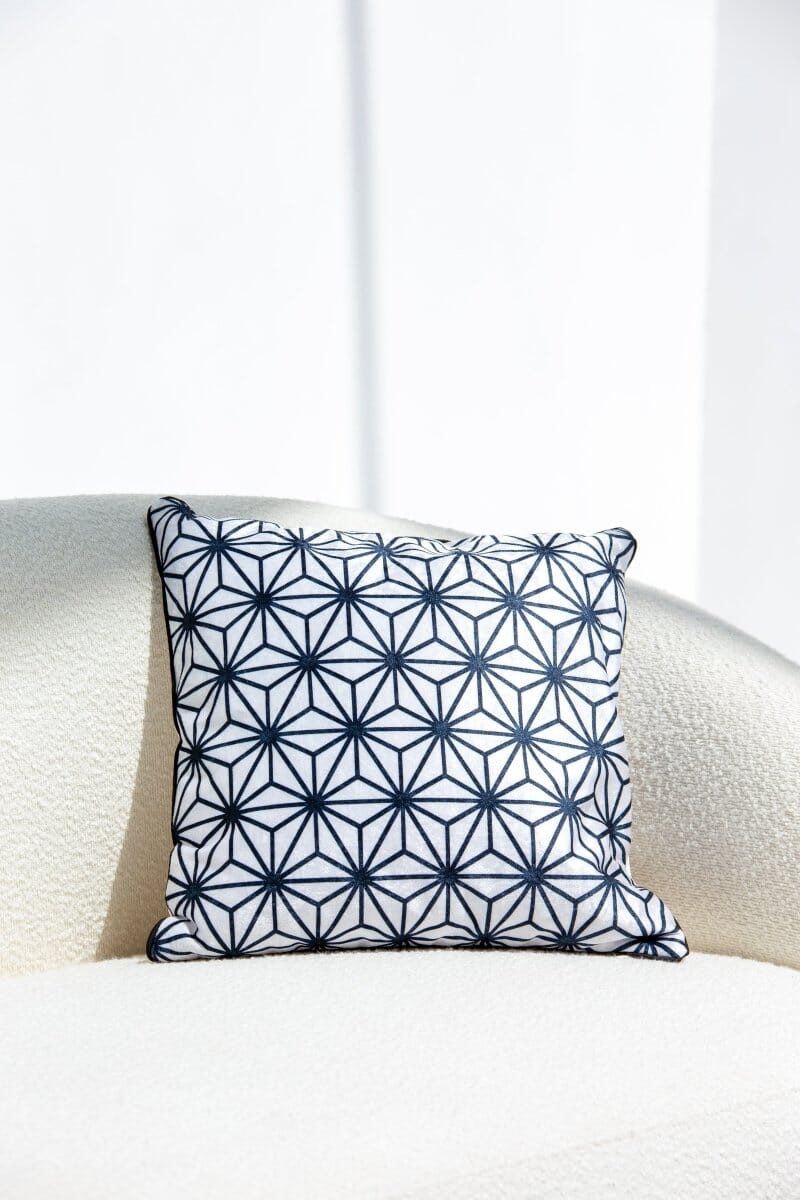 White & Black Polyester Cushion Cover (45x45 CM) Cushion -- Cushion Cover