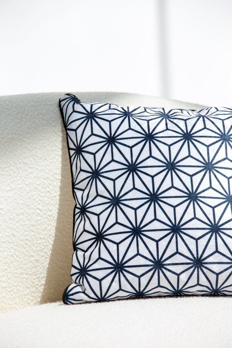 White & Black Polyester Cushion Cover (45x45 CM) Cushion -- Cushion Cover