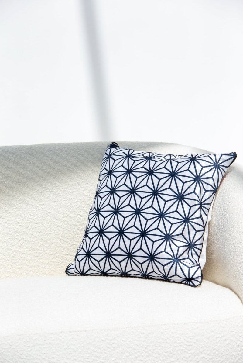 White & Black Polyester Cushion Cover (45x45 CM)