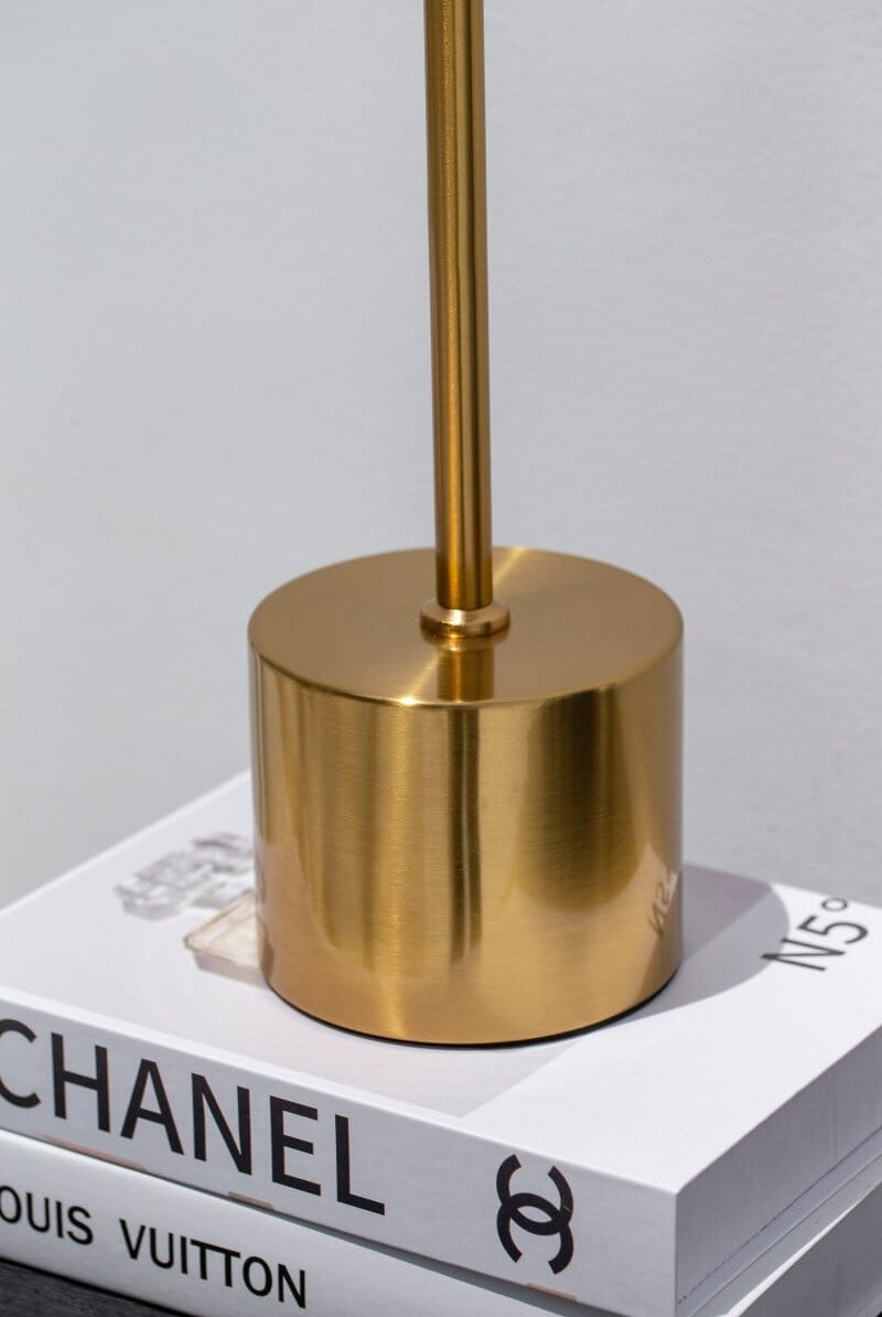 Sleek Minimalist: Modern Metal LED Table Lamp