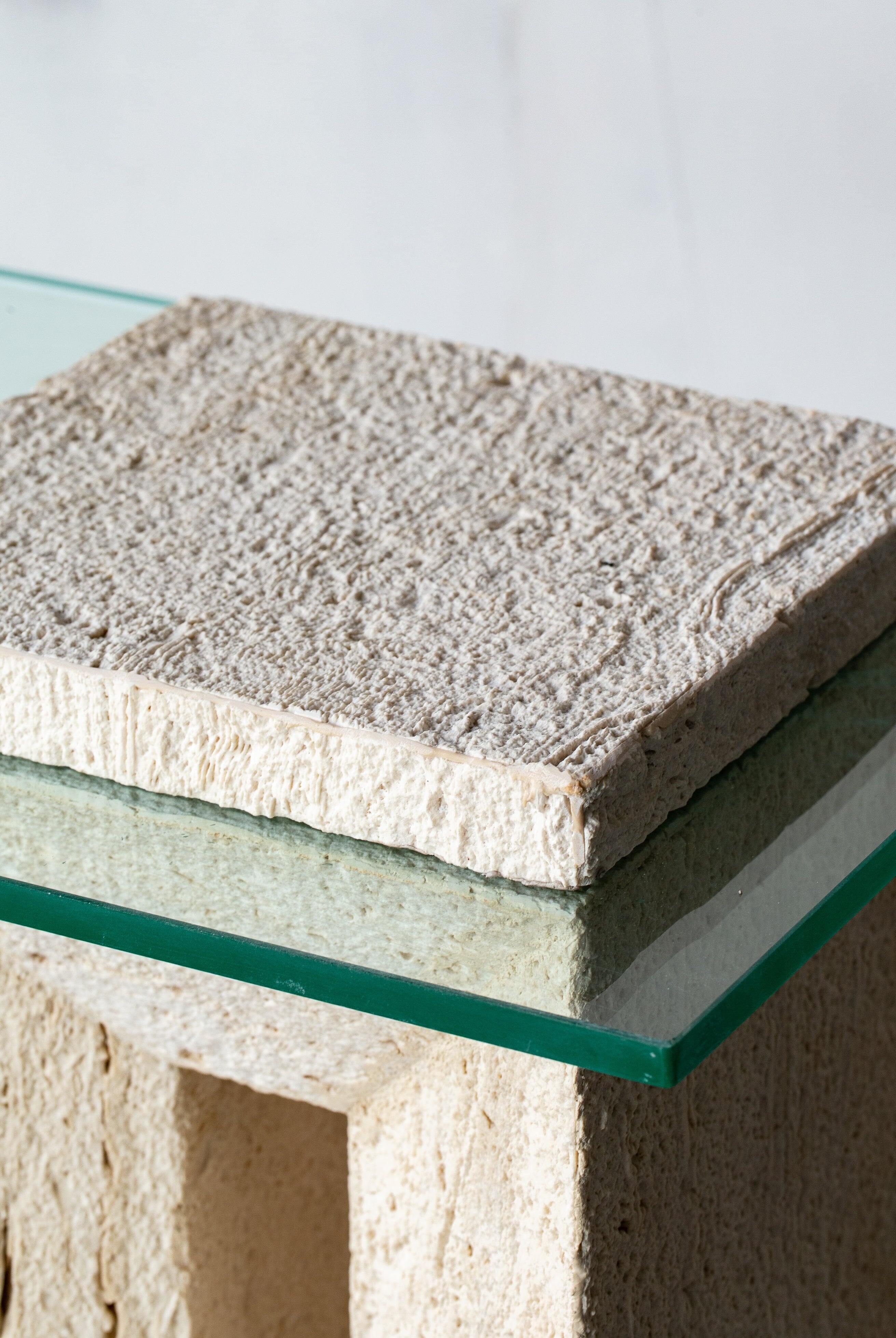 Sadie Minimalist Travertine Plinth with Glass Top Homekode