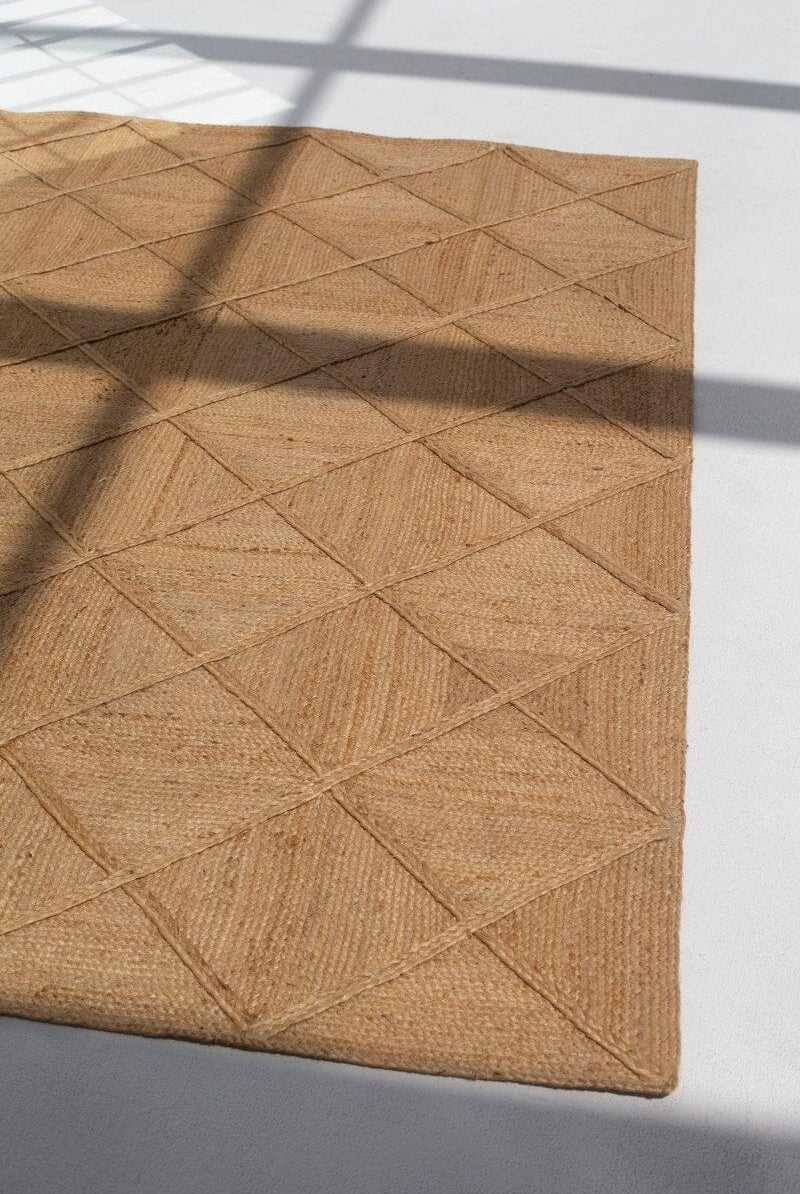 Timeless Diamond Trellis Jute Rug: Sustainable Elegance for Your Home