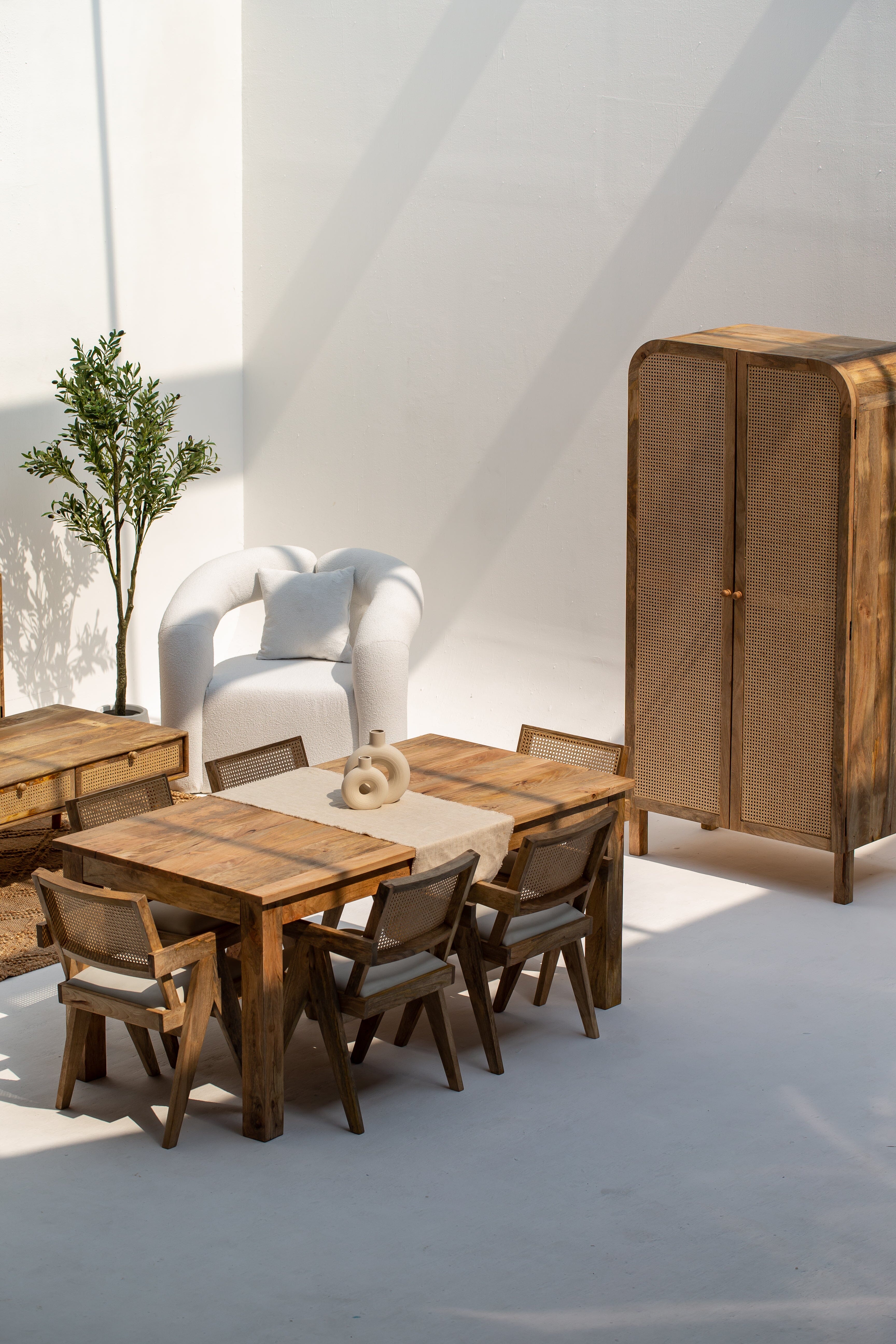 Savannah Mango Wood Dining Table (2 Sizes) Homekode