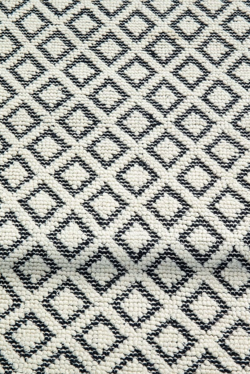 Nautical Serenity - Natural White & Navy Blue Woven Rug (2 Sizes) WOVEN RUG