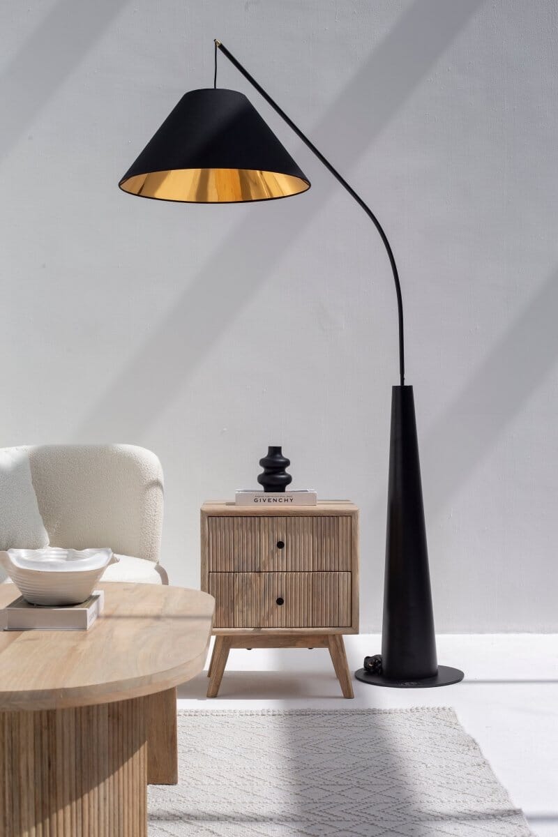 Black Overarchor Lamp