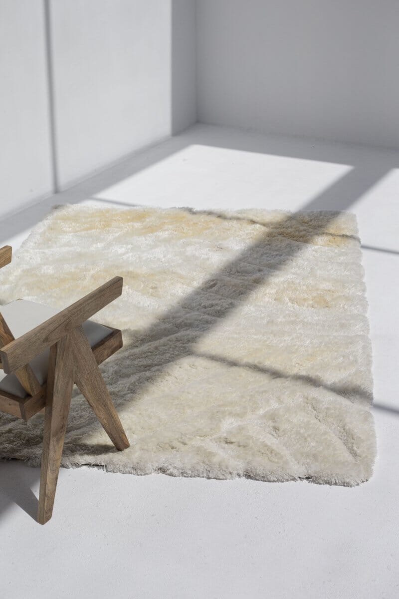 Cloud Comfort - Off-White Fluffy Shaggy Rug (2 Sizes) Table Tuft Shaggy