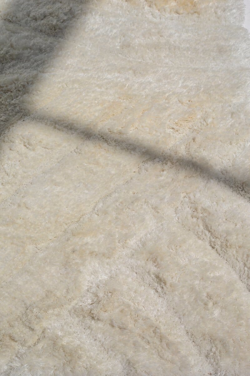 Cloud Comfort - Off-White Fluffy Shaggy Rug (2 Sizes) Table Tuft Shaggy