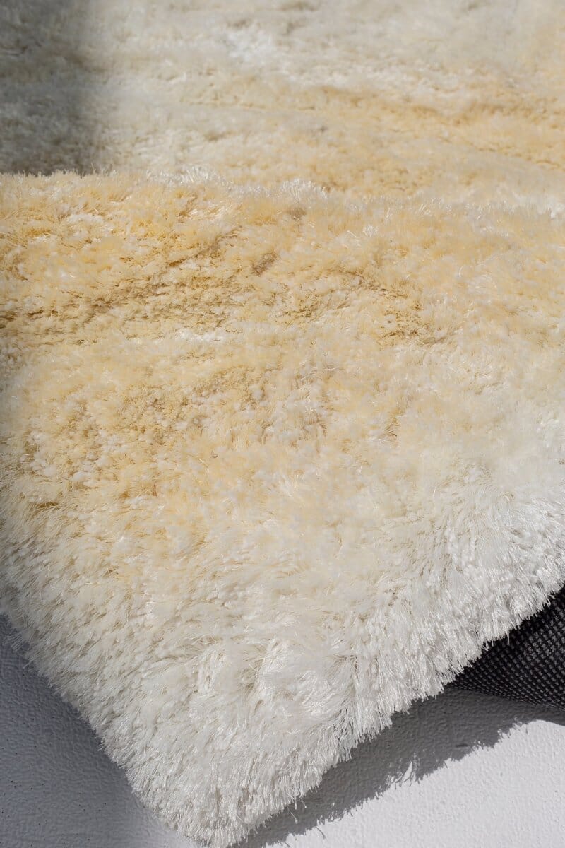 Cloud Comfort - Off-White Fluffy Shaggy Rug (2 Sizes) Table Tuft Shaggy