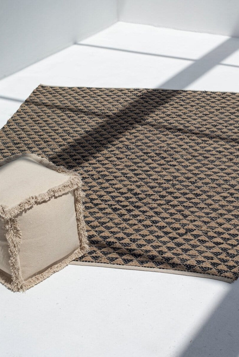 Ebon Elegance - Black Triangular Natural Woven Rug (2 Sizes) WOVEN RUG