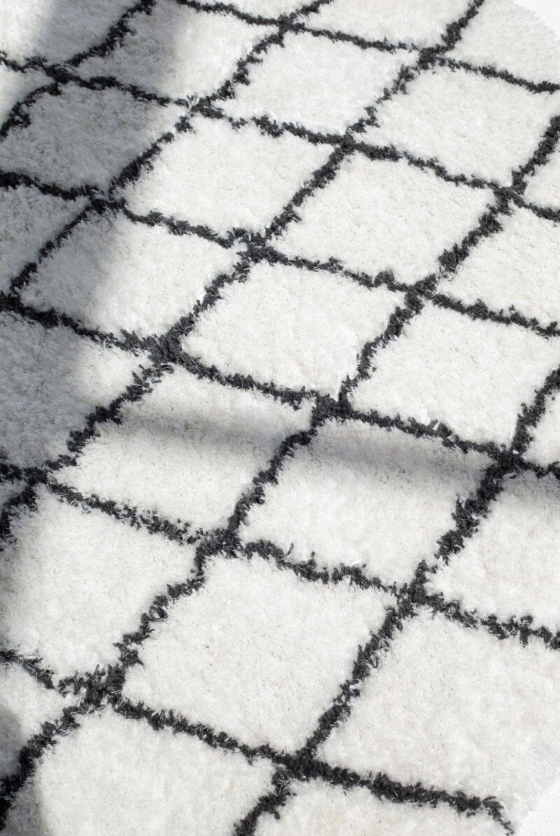 Monochrome Lattice - Fluffy Shaggy Rug (2 Sizes) Table Tuft Shaggy