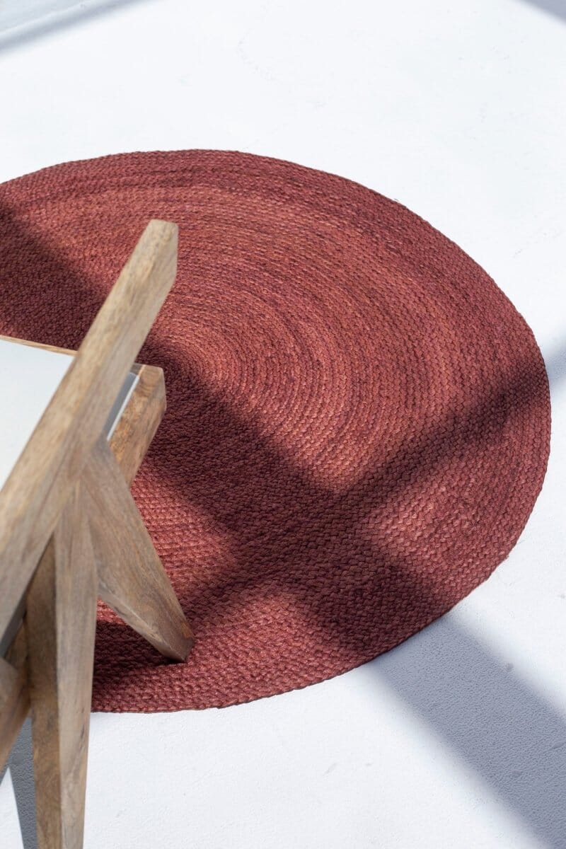 Scarlet Serenity - Braided Round Rug (3 Sizes)