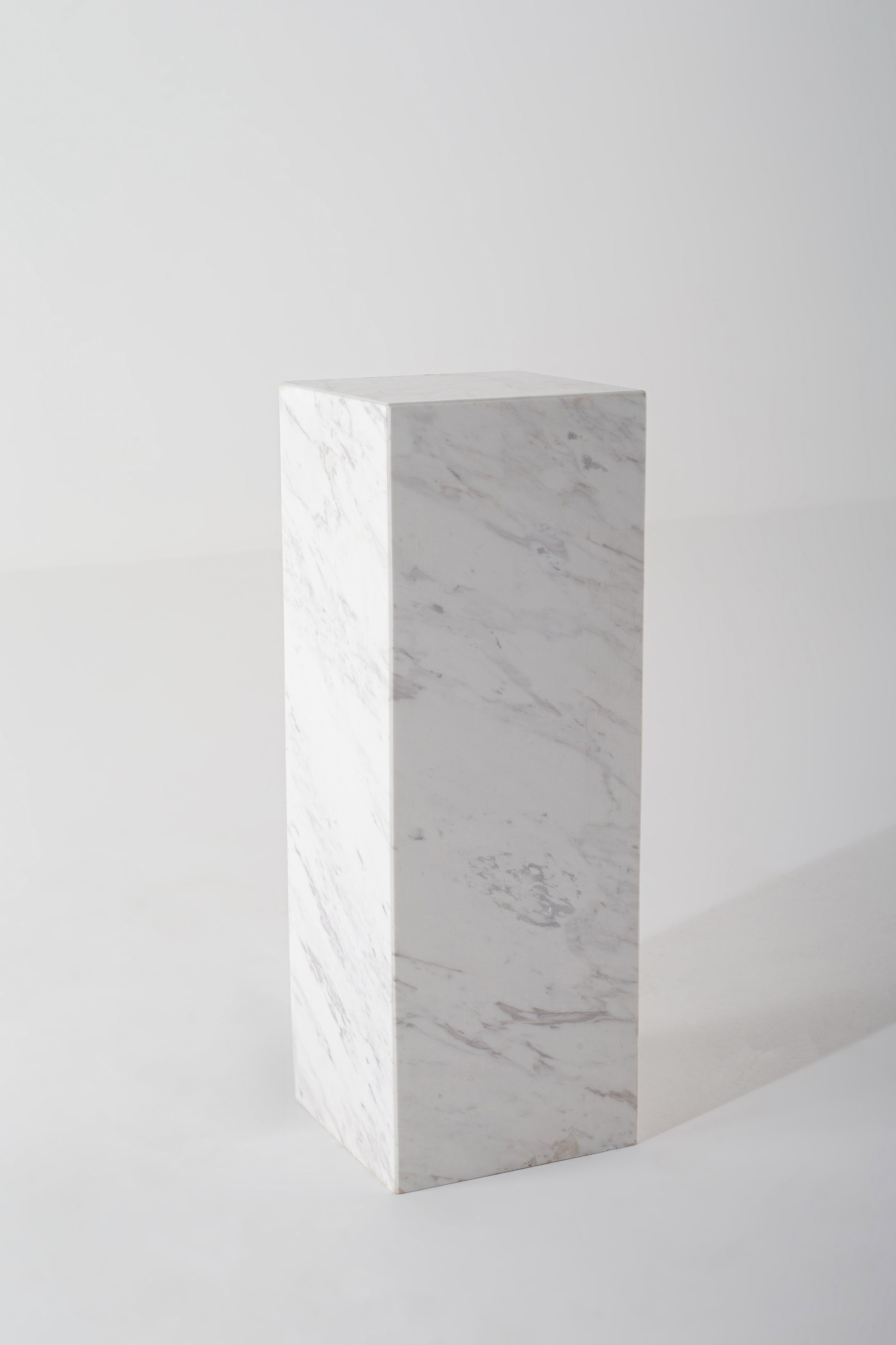 Bianco Venus Plinth