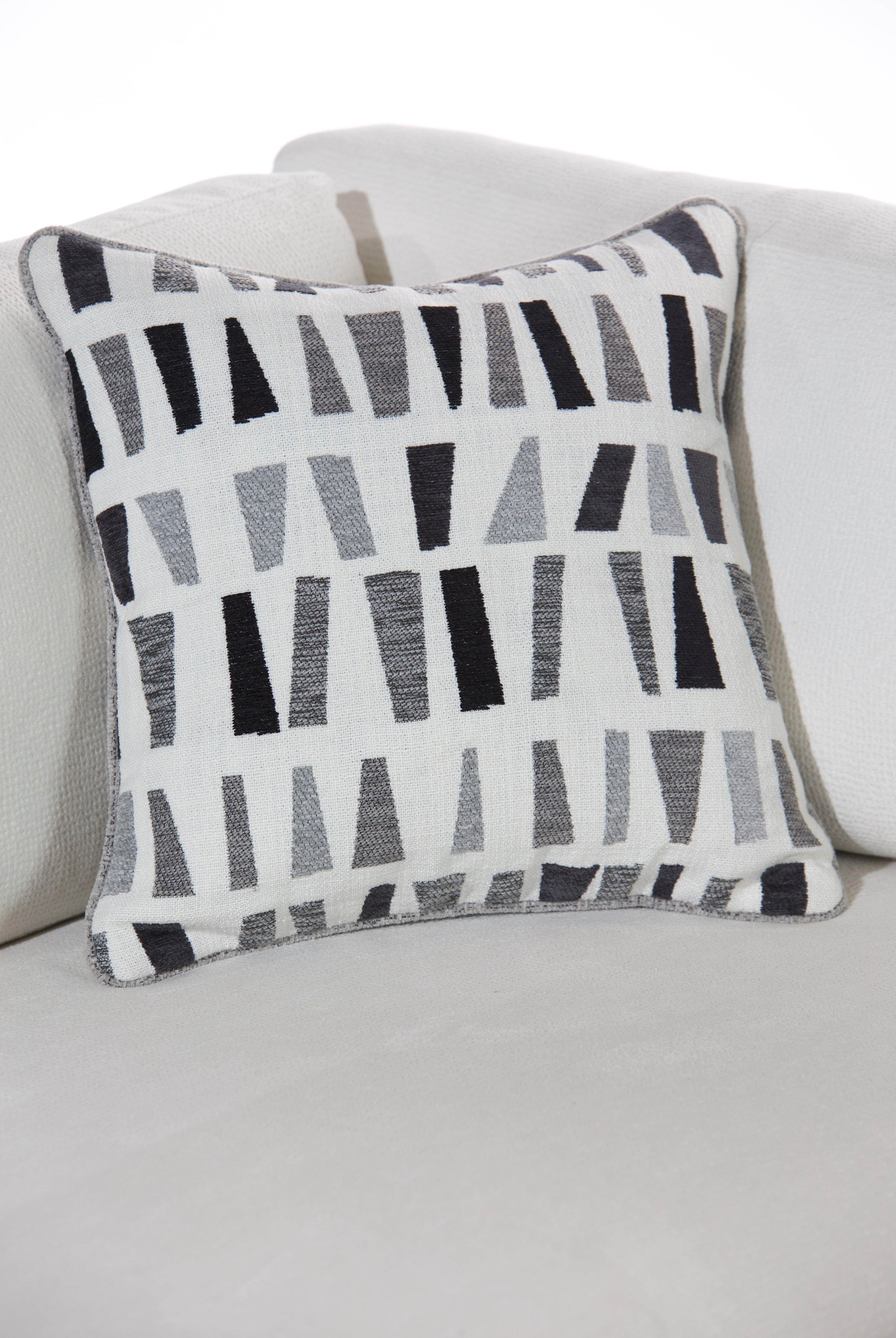 Echo Strokes Cushion With Filler