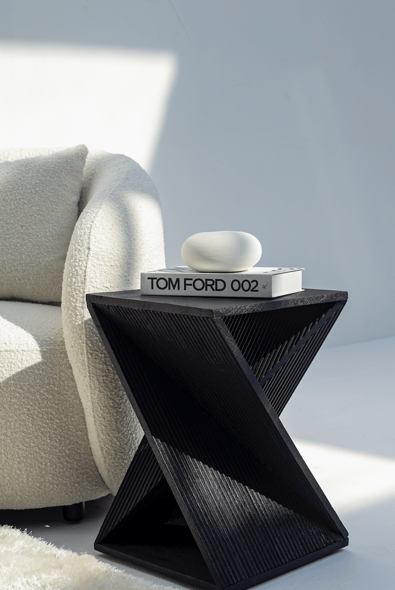 White Flat Round Ceramic Vase (7x15 CM)