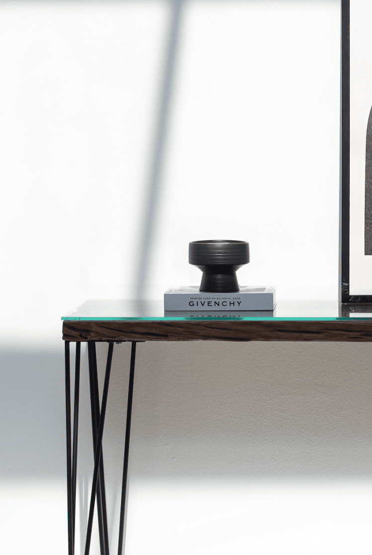 Black Plate Ceramic Vase