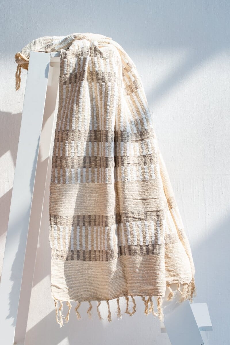 Beige & White Fringes Throw Blanket (125x150 CM)