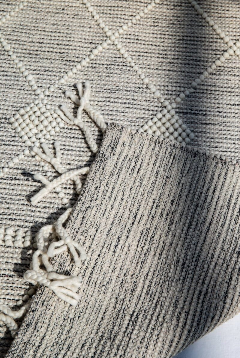 Ethereal Geometry - Natural Tassels White Woven Rug (3 Sizes)