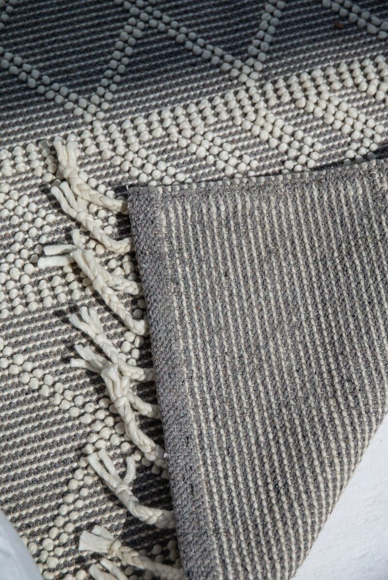 Serene Elegance - Natural White Woven Rug (5 Sizes)