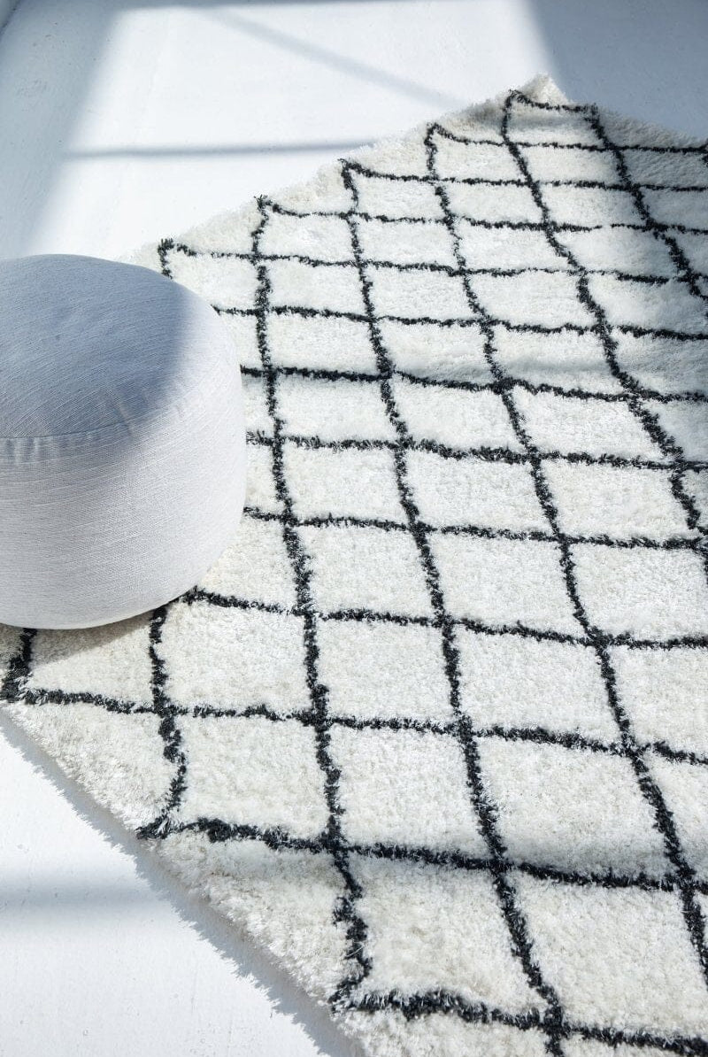 Criss Cross White & Black Fluffy Shaggy Rug (200x300 CM)