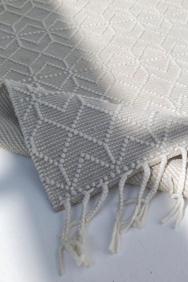 Breezy Tassels - Natural White Woven Rug (4 Sizes)