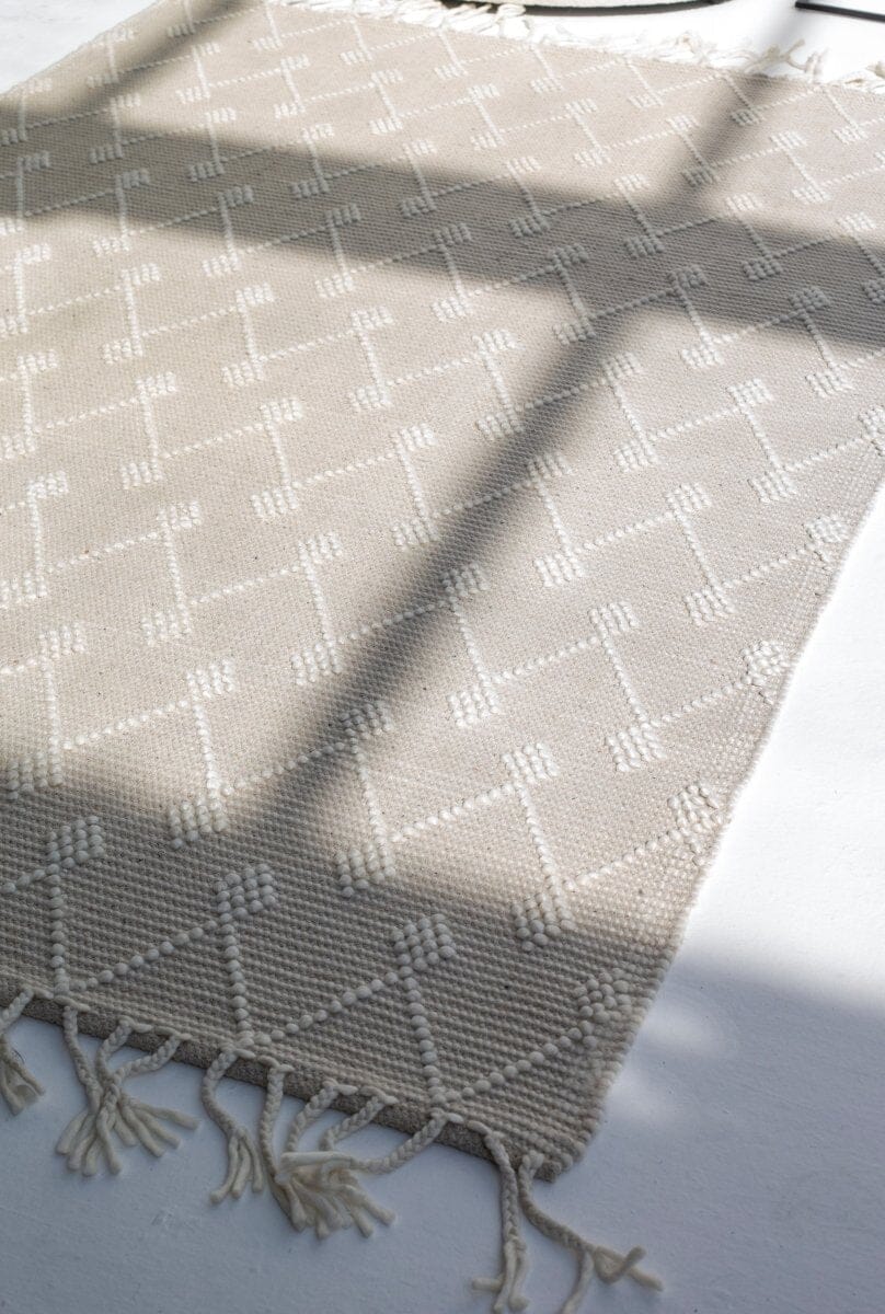 Whispering Meadows - Natural White with Tiny Dots Woven Rug (4 Sizes)