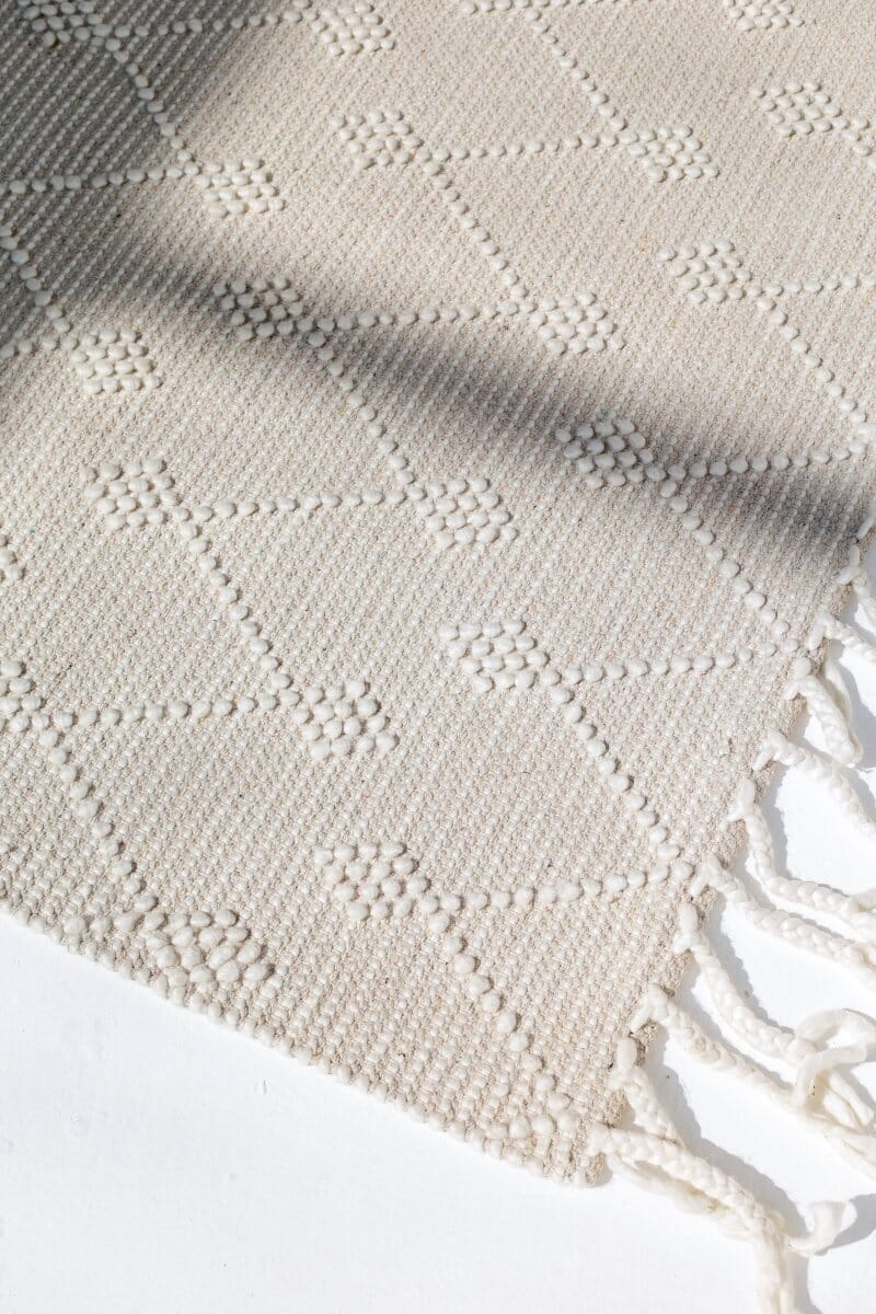 Whispering Meadows - Natural White with Tiny Dots Woven Rug (6 Sizes) WOVEN RUG