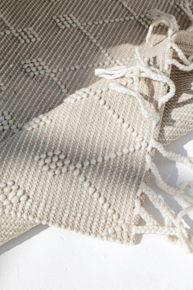 Whispering Meadows - Natural White with Tiny Dots Woven Rug (6 Sizes) WOVEN RUG