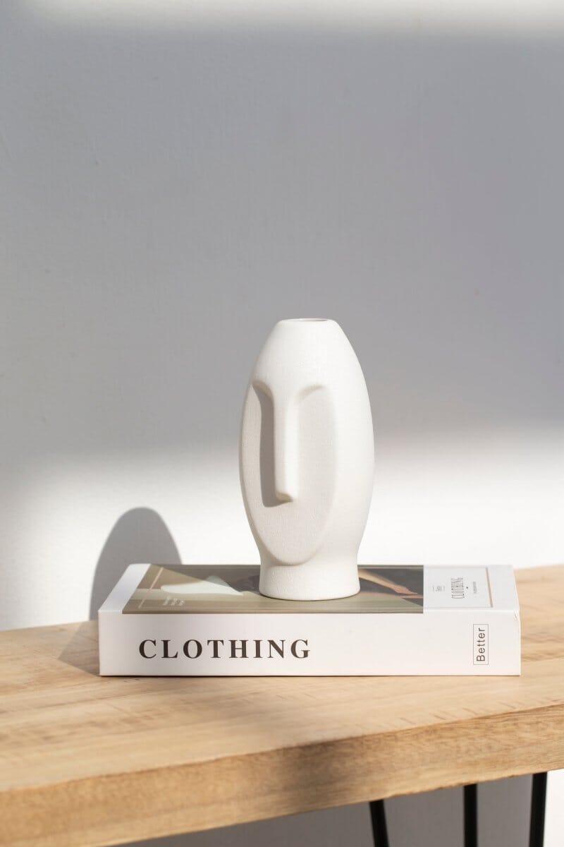 Human Face Abstract Ceic Vase (18x8.5 CM)