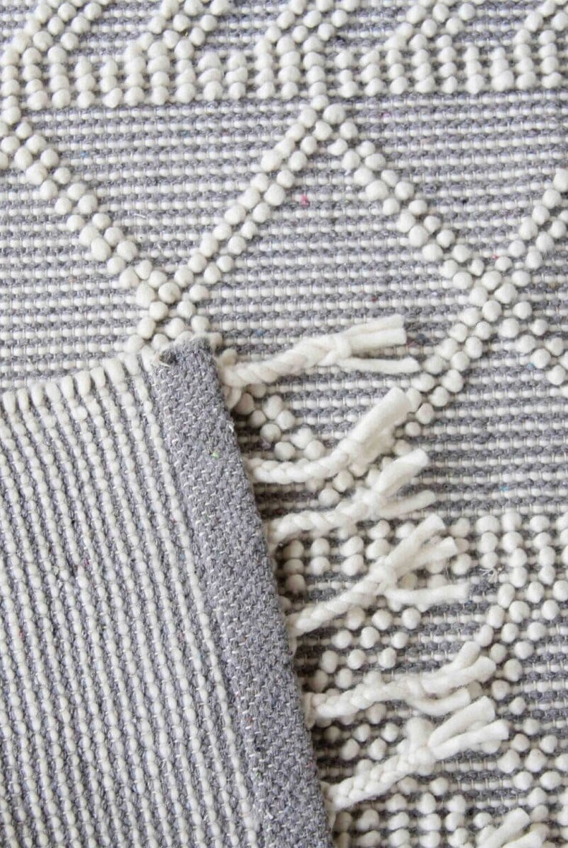 Seaside Elegance - Tassels Natural White & Blue Woven Rug (2 Sizes)