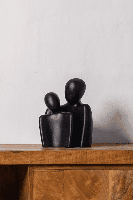 Black Couple Sculpture (25x20 CM)