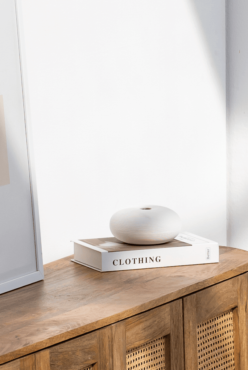 White Flat Round Ceramic Vase (7x15 CM)