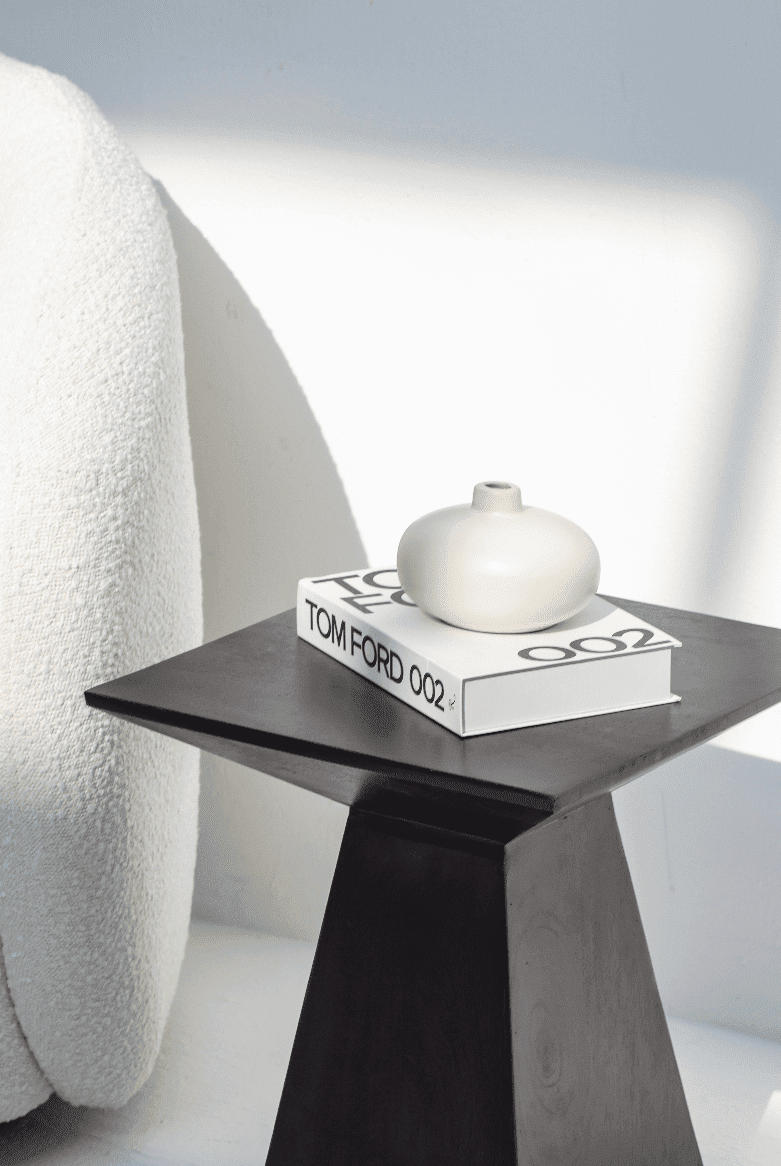 Flat Round White Ceramic Vase Homekode