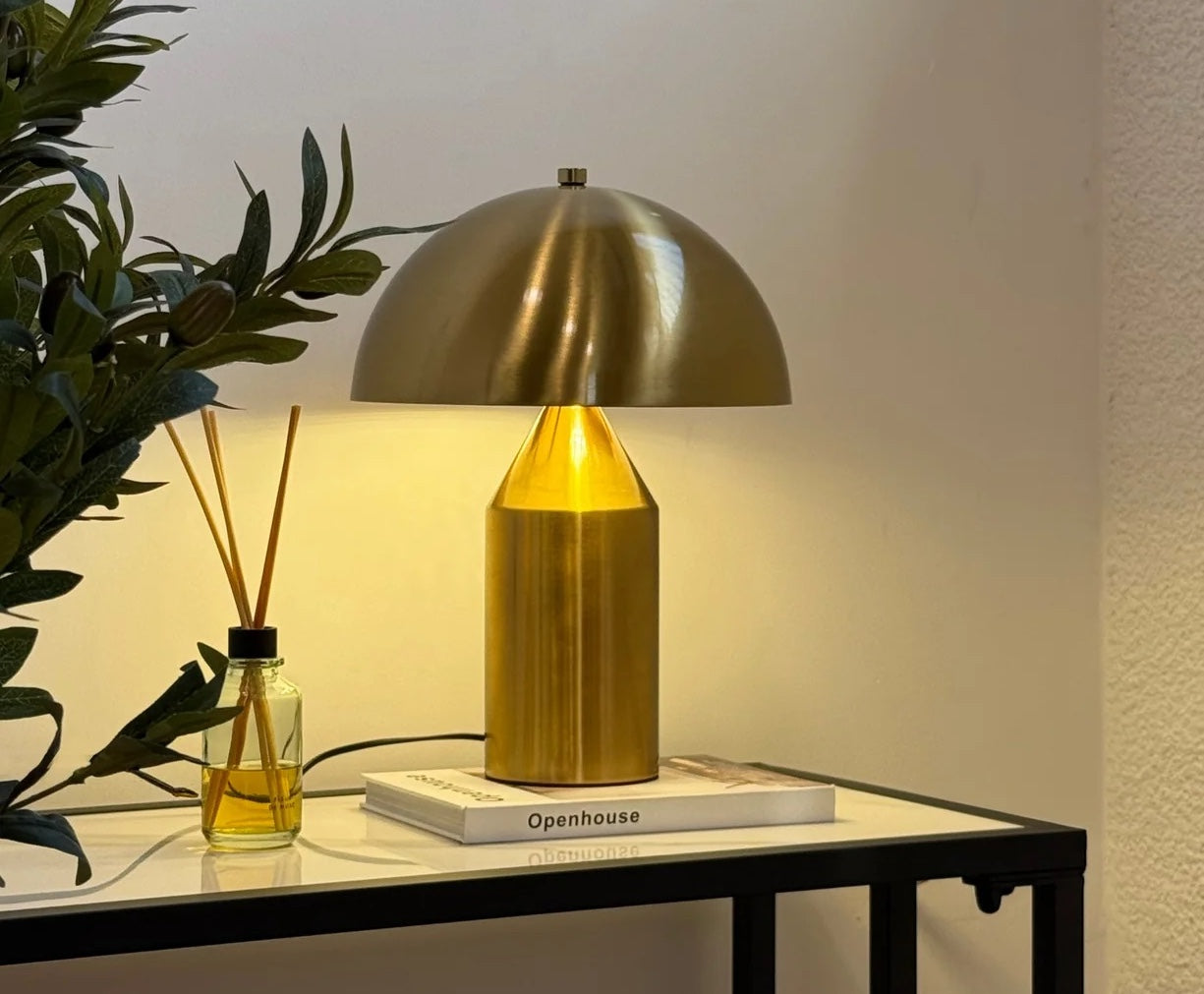 The Ultimate Guide to Choosing the Perfect Lamp: Floor, Table, Pendant, and LED Lighting Ideas