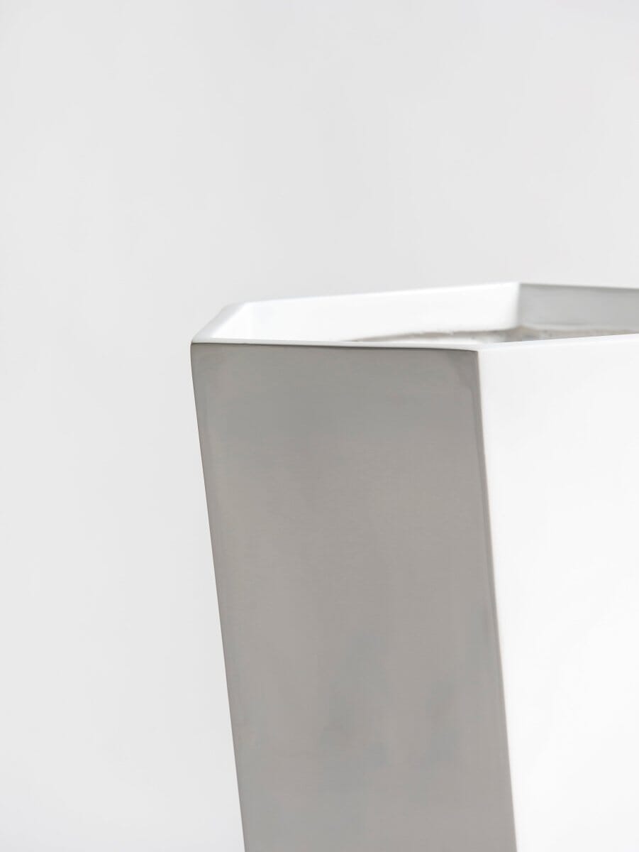 Prisma White Fiber Glass Pot