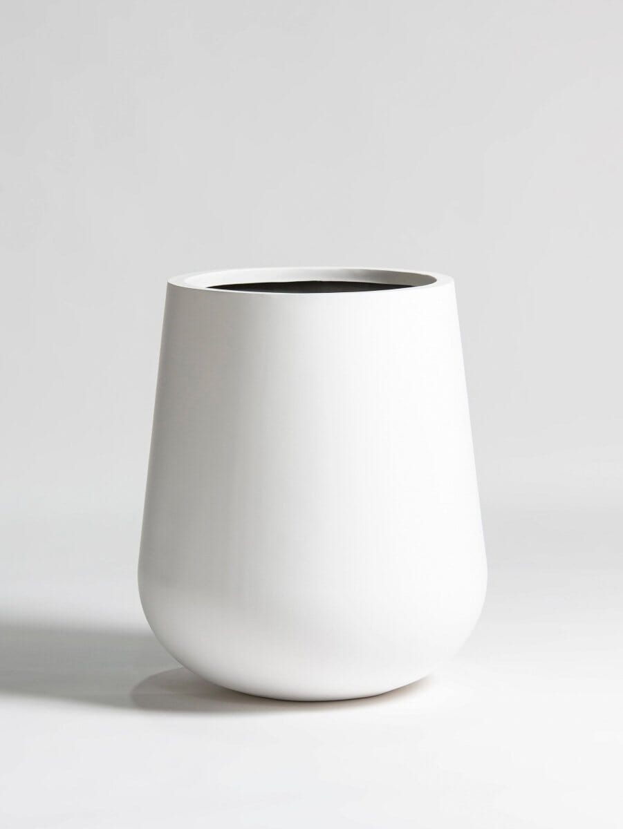 Blanco Sphere Fiber Glass Pot