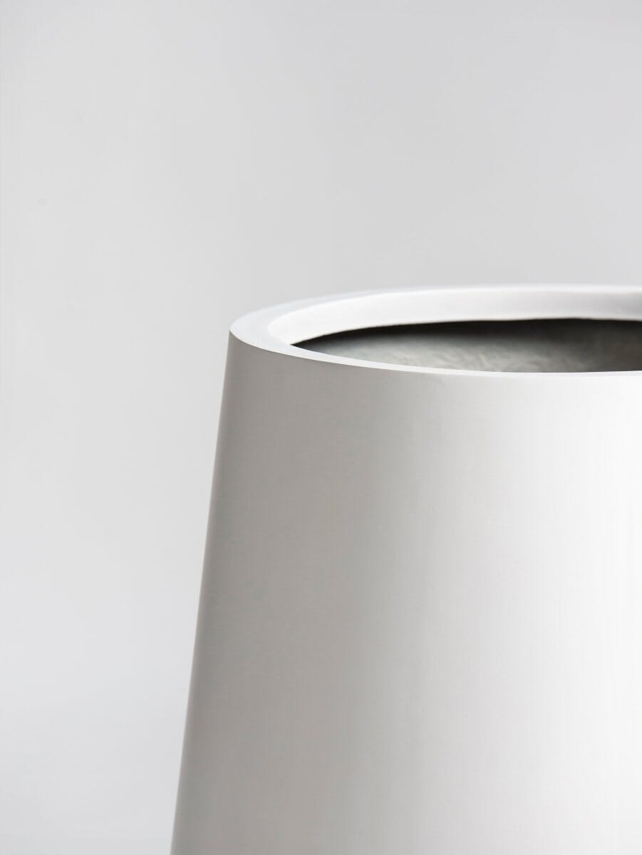 Blanco Sphere Fiber Glass Pot